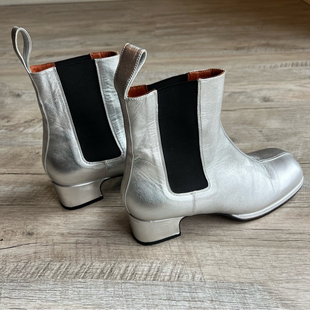 MANU Atelier Leather Metallic Silver Square Toed Chelsea Heeled Boots - Picture 5 of 13
